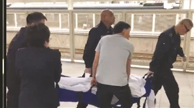孕妇在镇江站列车上临盆 乘务员旅客搭起临时产房_我苏网