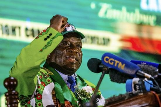 津巴布韦总统遭遇爆炸躲过一劫 多名高官受伤