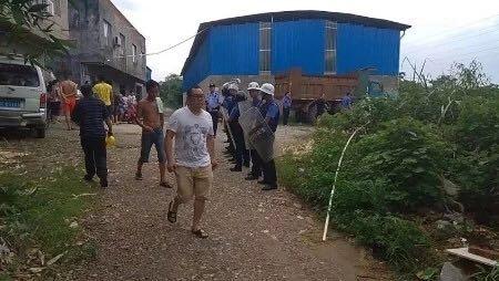 桂林一城管队员制止村民违建 被捅伤倒地当场死亡