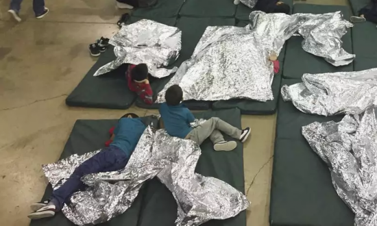 《时代》骨肉分离封面震撼世界 结果却是造假？