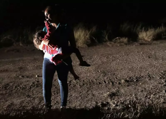 《时代》骨肉分离封面震撼世界 结果却是造假？