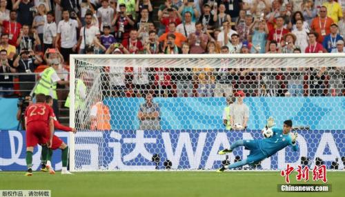 C罗面对伊朗罚失点球。