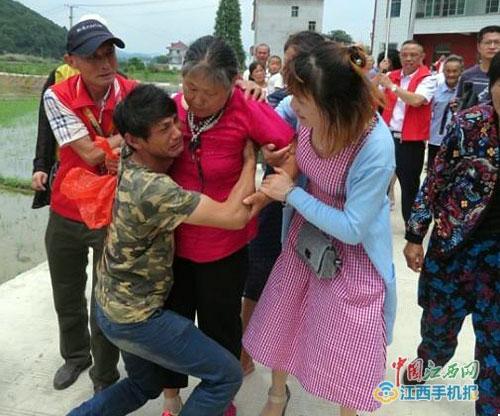 母亲走失20年家人苦寻 两地志愿者助力寻母有果