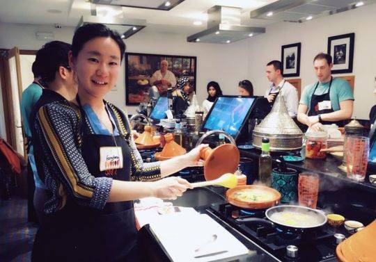 重庆最牛的同桌闺蜜火了：你上剑桥 我读哈佛