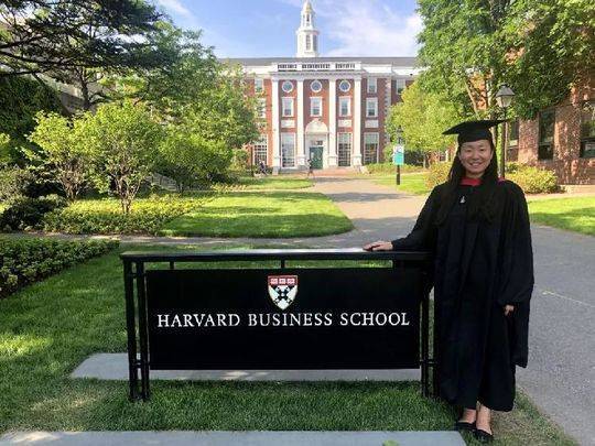 重庆最牛的同桌闺蜜火了：你上剑桥 我读哈佛