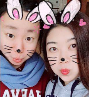 重庆最牛的同桌闺蜜火了：你上剑桥 我读哈佛