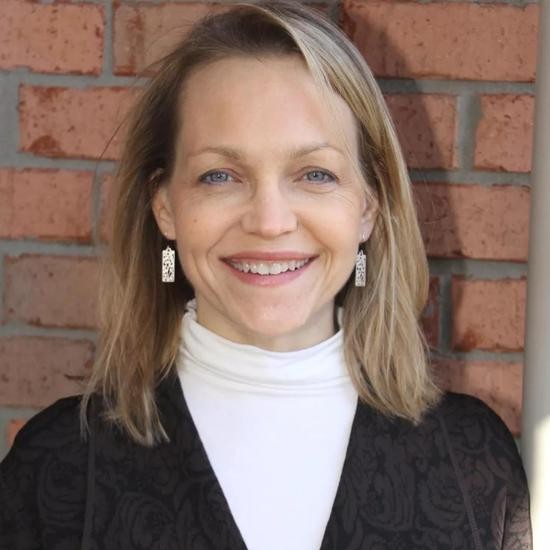 Marji McCullough博士