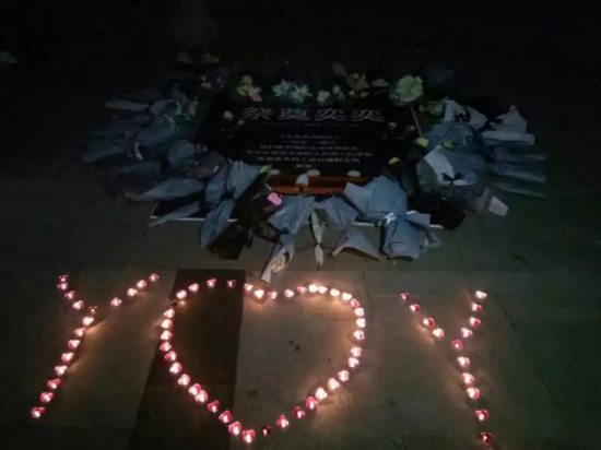 甘肃跳楼女孩的最后两年:半夜会头痛 甚至拿头撞墙