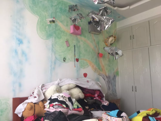 甘肃跳楼女孩的最后两年:半夜会头痛 甚至拿头撞墙