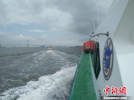 湛江海事部门严厉打击海上废物倾倒行为