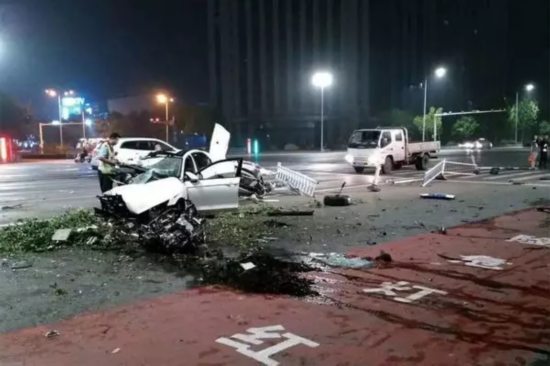 女司机醉驾致惨烈车祸副驾当场死亡 曾2次拒绝代驾