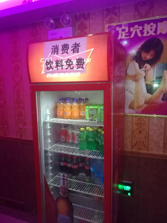 男子正要穿特殊内裤“被服务”时 警察来了