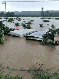 四川多地突降暴雨 2013年老照片变身谣言被热传