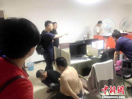 武汉警方摧毁跨省“酒托”诈骗集团抓获疑犯近百人