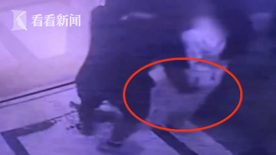 男子女厕所偷拍刚被罚又实施猥亵:突然有这个机会