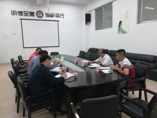 大学生借贷买高档手机不还被诉 法官:或被列黑名单