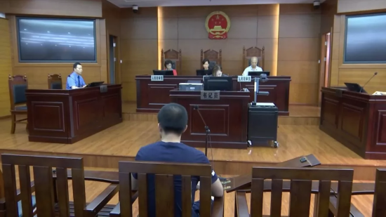 司机接大单开着开着手脚发软 醒来发现自己在宾馆