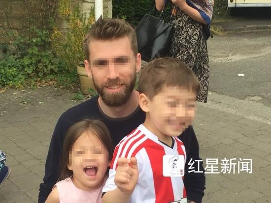 上海全职太太带朋友去捉奸 将英国丈夫捅死获无期