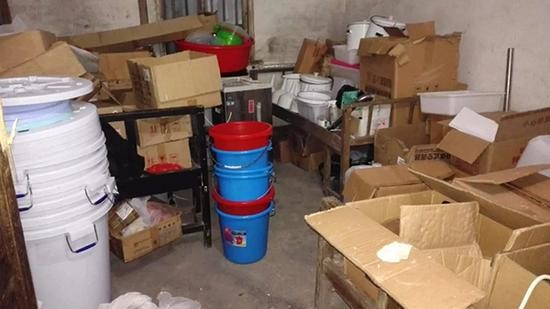 香港籍毒枭重金聘毒师制毒 货还没出就被一锅端