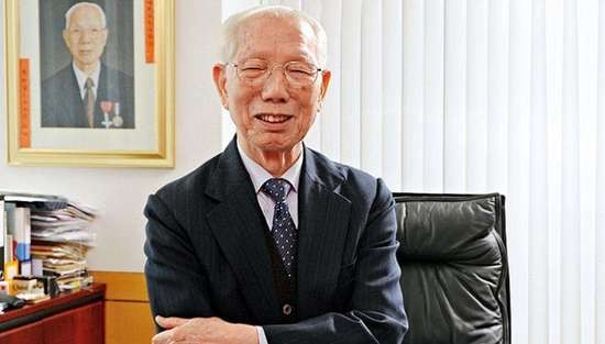 卖房捐校慈善家田家炳逝世 多地田家炳中学哀悼