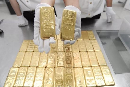 港籍司机利用两地牌小客车走私44块金砖 已被刑拘