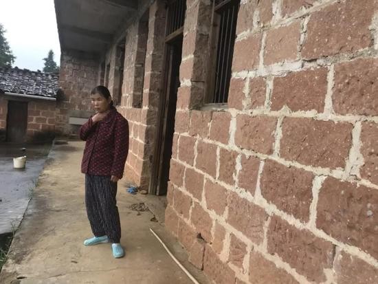 男子拐弯处撞伤乡干部被以杀人罪批捕 罪名存争议