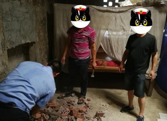 广西破烂民房墙里被抠出几百万现金？警方这样回应