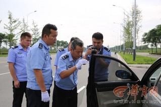 男子疯狂打赏女主播 钱被挥霍后割伤自己谎称被抢