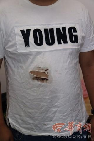 男子疯狂打赏女主播 钱被挥霍后割伤自己谎称被抢