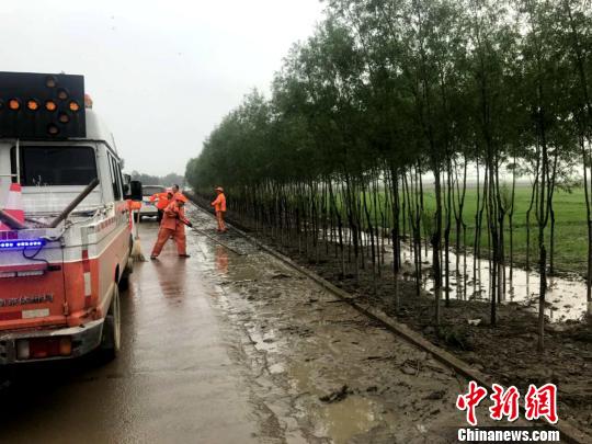 宁夏持续强降雨多处路段受影响