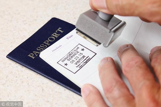 特朗普移民政策亮新招：招兵买马调查合法移民