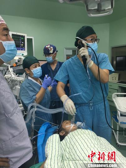 女童误吸大头针9小时后取出医生提醒假期看好孩子