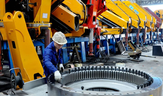 国新办:上半年工业增加值同比增6.7% 延续向好态势