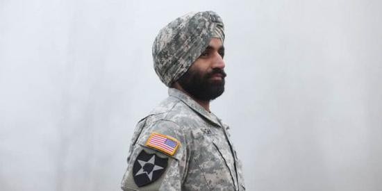 资料图片：美国陆军上尉西姆拉特帕尔&middot;辛格获准可以保留胡须。（图片来源于网络）