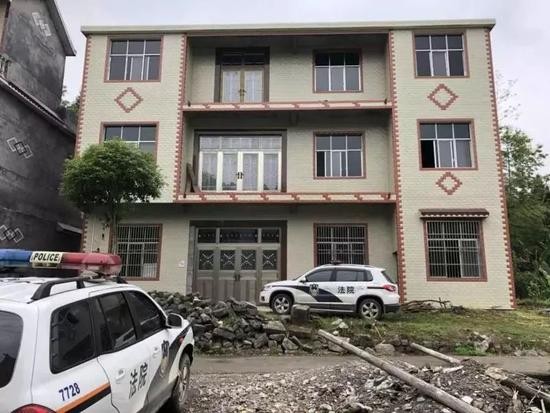 湖北荆州政法机关发文:严惩自己住好房父母住危房