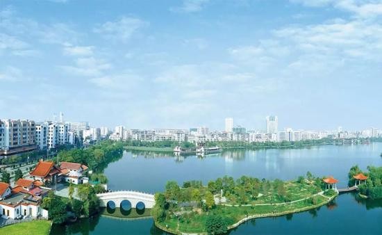 湖北荆州政法机关发文:严惩自己住好房父母住危房