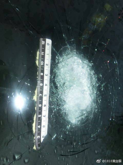 男孩期末考试没考好 连续3天向高速路上车辆扔石头