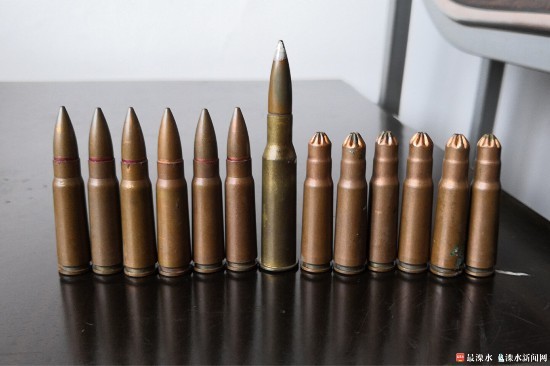 男子翻新老宅发现13发子弹 主动上交公安机关获表扬.jpg