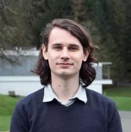 　　Peter Scholze 现年30岁，波恩大学教授，在代数几何学中发起了革命，成为最年轻的菲尔兹奖得主之一。