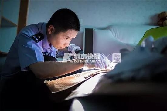 丈夫病危仍微笑妻子事后给情人发短信:老陈快死了