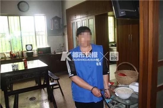 丈夫病危仍微笑妻子事后给情人发短信:老陈快死了