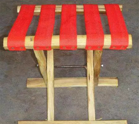 2男子烧烤店前持木棍马扎对打致1死 竟是因这理由