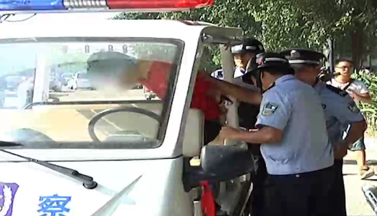 女子贷款3万被逼拍下裸照 对方还威胁要发给其亲友