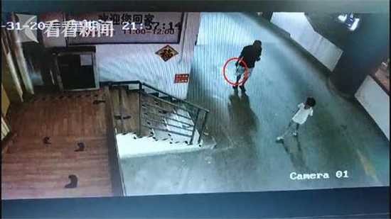 业主暴力破坏助老餐厅:老人衣衫破烂影响高端形象