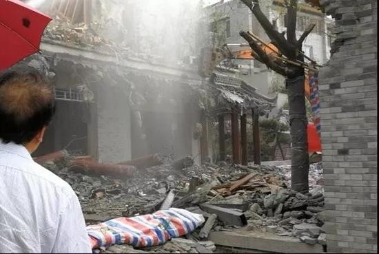 秦岭北麓违建再次曝光 但这里一栋别墅5天都没拆完