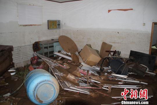 河北满城强降雨引发山洪致2人死亡2人轻伤（图）