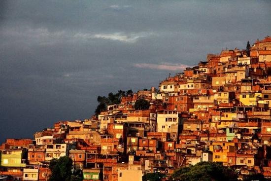 西媒称巴西军队干政风险加剧有将领称或发动兵变