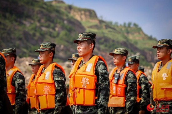 整装待发。（曹正玉摄）