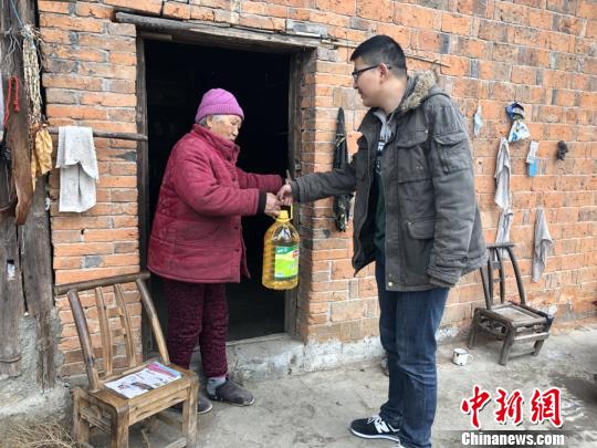 湖南龙山27岁基层干部殉职留下3岁女儿民众发长文祭奠