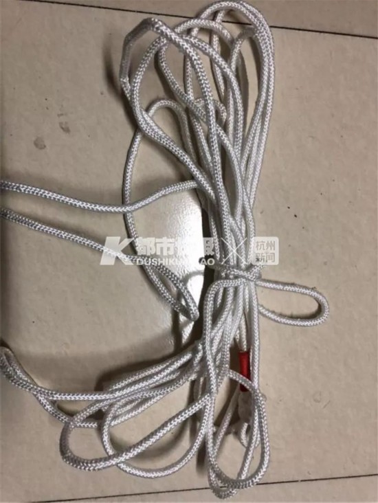 女子遭入室抢劫 转账后劫匪摘口罩:我住你家对门